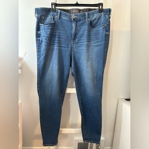 Torrid size 22R Sky high skinny jeans
